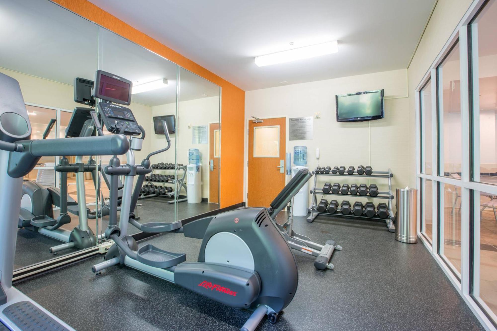 Hotel Fairfield & By Marriott 3*